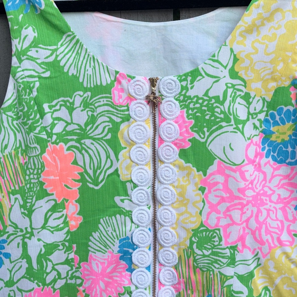 Lilly Pulitzer Women's size 4 Hibiscus Stroll Cathy shift EUC - Picture 2 of 3